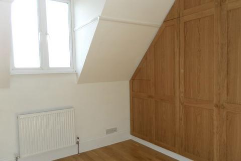 2 bedroom flat to rent, CENTRAL WATFORD WD18