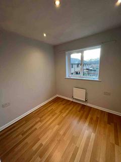 3 bedroom terraced house to rent, Rayners Lane , HA2