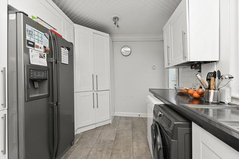 1 Maclean Place, Gorebridge, EH23 4DU