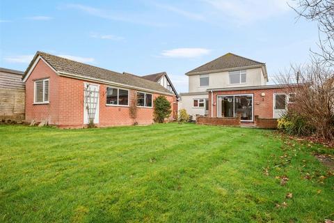 4 bedroom detached house for sale, Albert Road, New Milton BH25