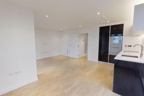 1 bedroom apartment to rent, Pump House Crescent, Kew Bridge, Brentford