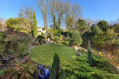 10 Cliff End, Purley, CR8 1BN
