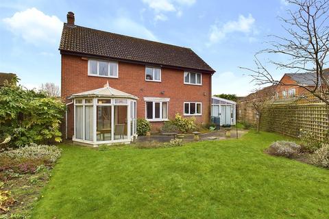 16 Armada Close, Churchdown, Gloucester, GL3 1ND