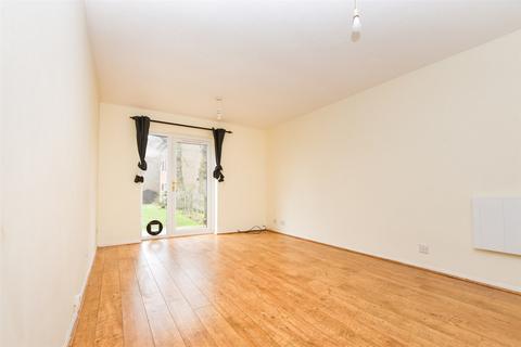 1 bedroom ground floor flat for sale, Killicks, Cranleigh, Surrey