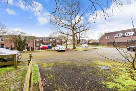 1 bedroom ground floor flat for sale, Killicks, Cranleigh, Surrey