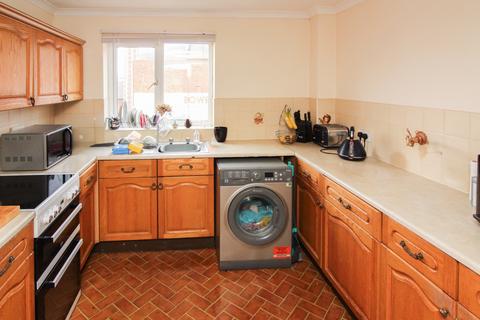 2 bedroom flat for sale, Drakes Close, Bridgwater TA6