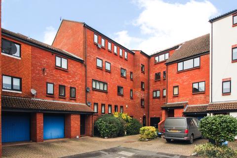 2 bedroom flat for sale, Drakes Close, Bridgwater TA6