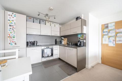 2 bedroom flat for sale, Wokingham,  Berkshire,  RG41