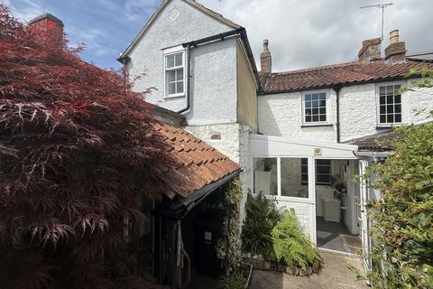 3 bedroom terraced house for sale, Gloucester Road, Thornbury, BS35