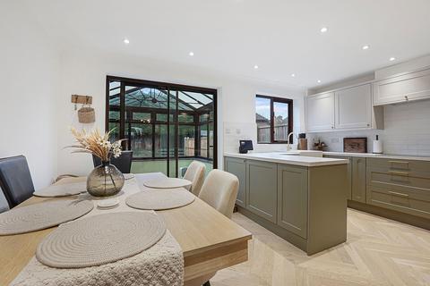 21 Maximilian Drive, Halling, Rochester, ME2 1NQ