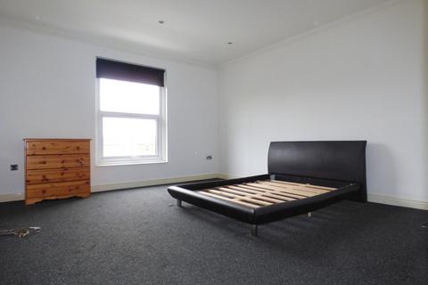 2 bedroom flat to rent, Northam Road, Southampton SO14