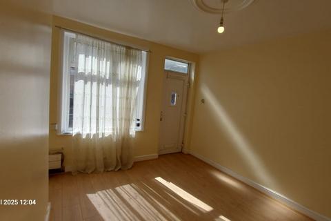 2 bedroom terraced house to rent, Cameron Road, Derby, DE23