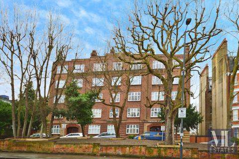 3 bedroom flat for sale, Shoot Up Hill, London NW2