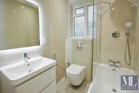 3 bedroom flat for sale, Shoot Up Hill, London NW2