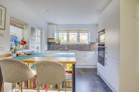 23 Highmoor, Amersham, HP7 9BU