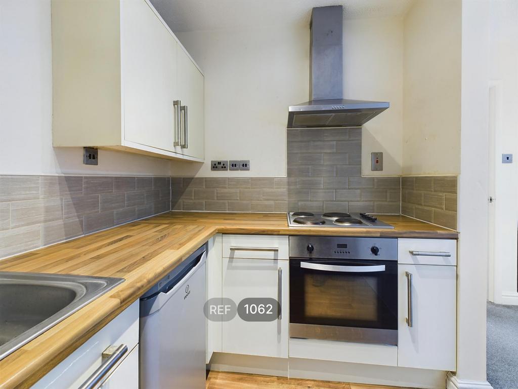 Kitchen &amp; Living area