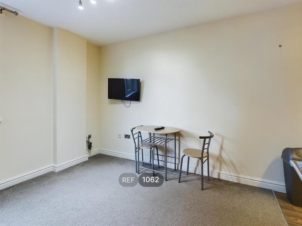 Kitchen &amp; Living area