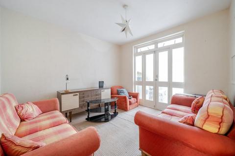 3 bedroom terraced house for sale, Cleveley Crescent, Ealing