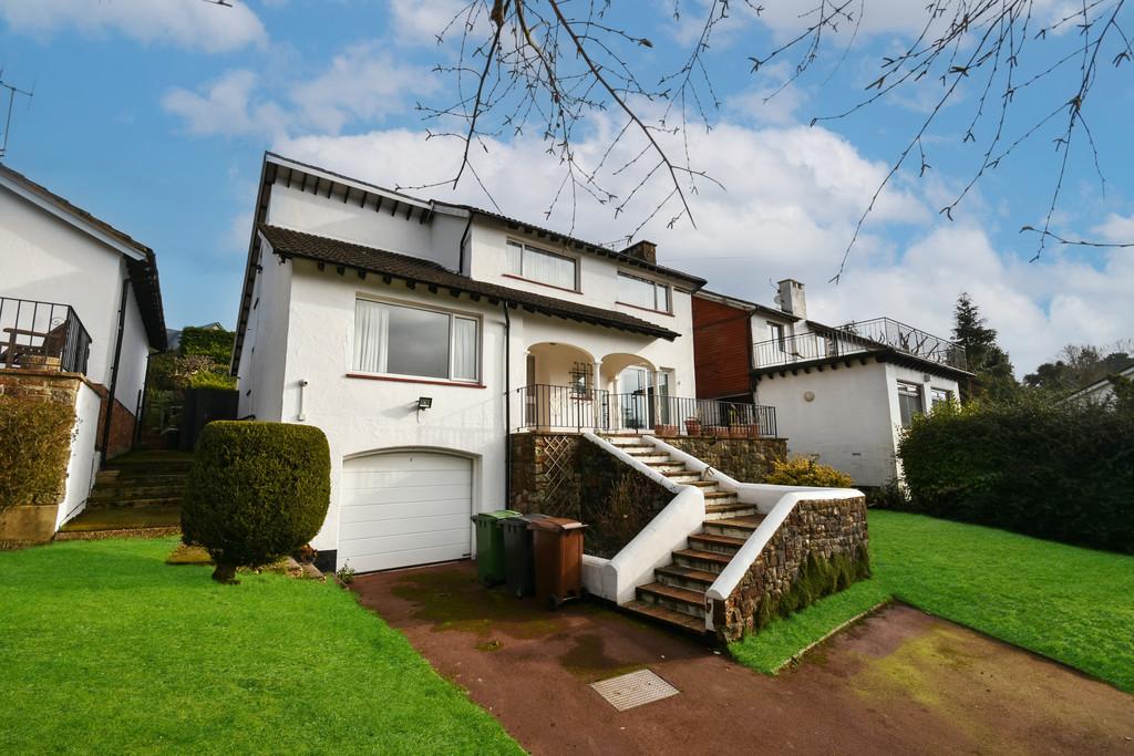152 St Helens Park Rd