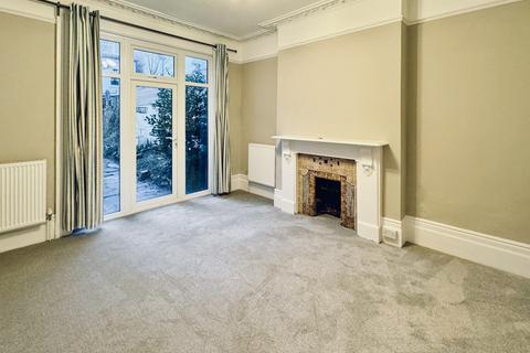 1 bedroom flat to rent, St Johns Road, Richmond