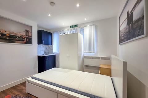 Studio to rent, Westbury Road, Southend-On-Sea SS2