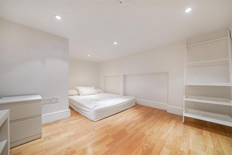 1 bedroom flat to rent, Palace Court, W2