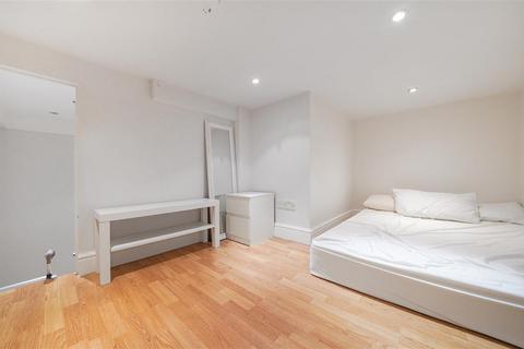 1 bedroom flat to rent, Palace Court, W2