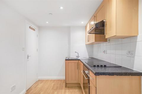 1 bedroom flat to rent, Palace Court, W2