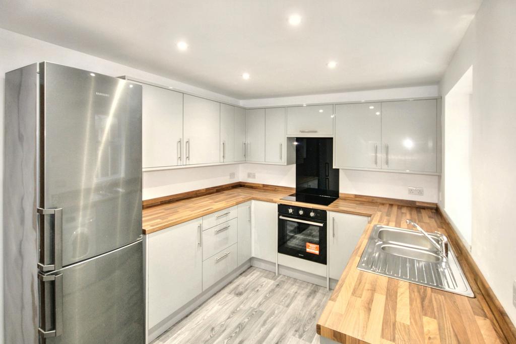 Handley Close, York, YO30 - View 2