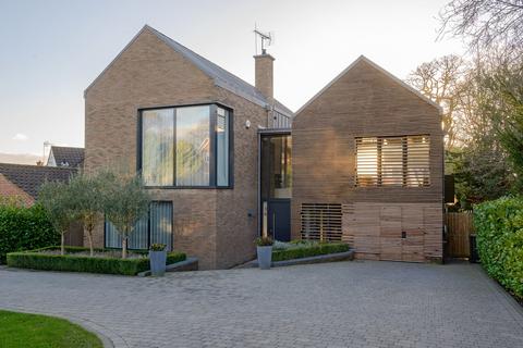 36 Lodge Close, Stoke D'abernon, Cobham, KT11 2SQ
