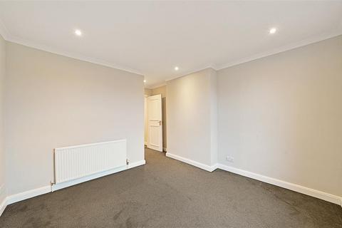 2 bedroom flat to rent, Madeira Road, SW16