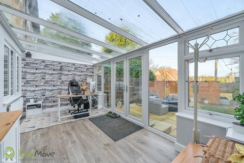 8 Carrington Crescent, Tadley, RG26 4XE