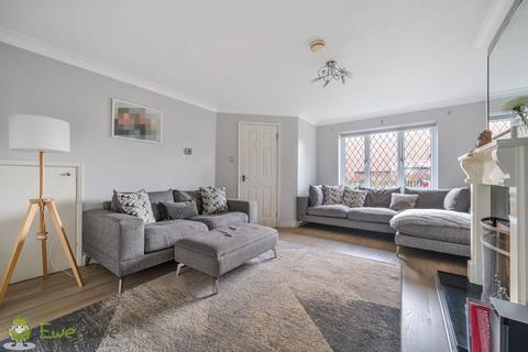 8 Carrington Crescent, Tadley, RG26 4XE
