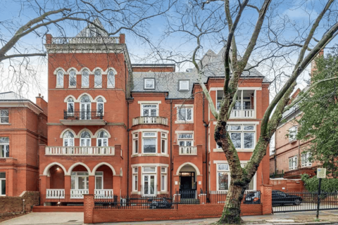 4 bedroom apartment to rent, Fitzjohns Avenue, London, NW3