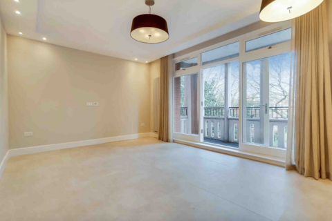 4 bedroom apartment to rent, Fitzjohns Avenue, London, NW3