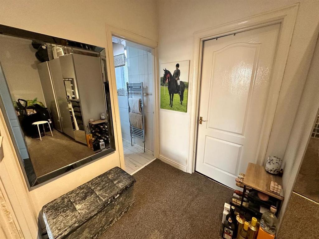 Hallway (Flat)