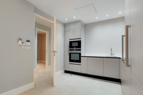 3 bedroom apartment to rent, Fitzjohns Avenue, London, NW3