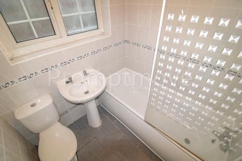 2 bedroom terraced house to rent, Arthur Street Luton LU1 3SF