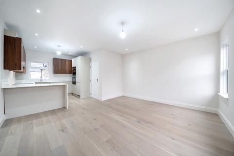 3 bedroom apartment for sale, Connaught Road, London