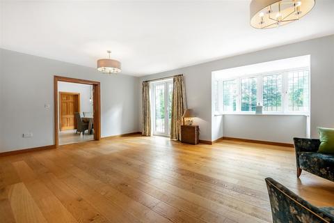 6 bedroom detached house for sale, Forest Road, East Horsley,