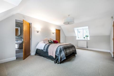 Oakdene Forest Road, East Horsley, Leatherhead, KT24 5BB
