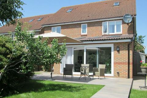 7 Chivenor Grove, Kingston Upon Thames, KT2 5GE