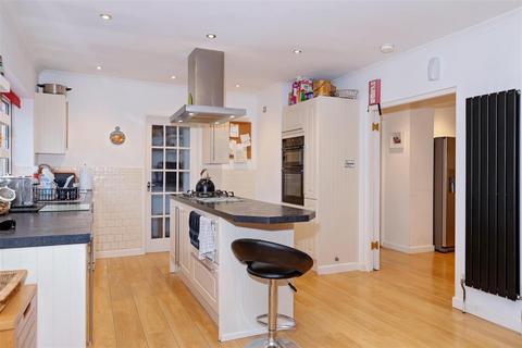 4 bedroom detached bungalow for sale, Vale Drive, Worthing