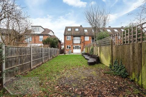 5 bedroom end of terrace house to rent, Priory Close, Finchley, London, N3