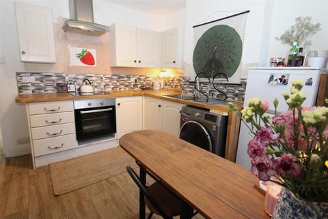 2 bedroom terraced house for sale, Manor Road, Erith