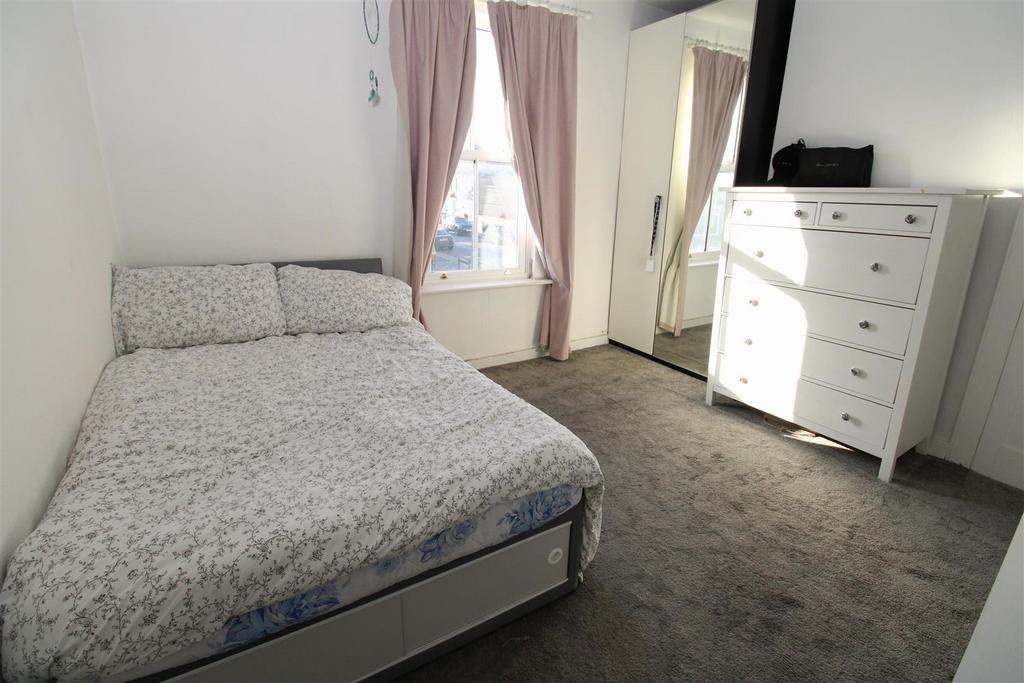 Bedroon 1.JPG