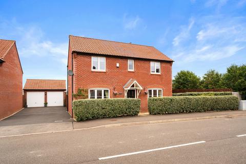 4 bedroom detached house for sale, Balmoral Drive, Grantham NG31