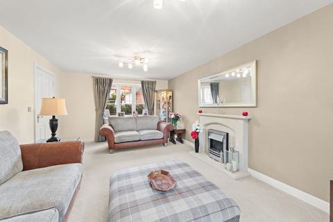 43 Balmoral Drive, Grantham, NG31 8SY