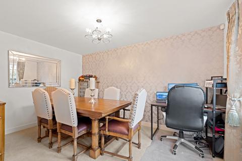 43 Balmoral Drive, Grantham, NG31 8SY