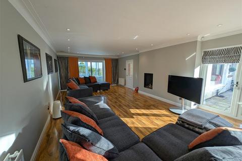 4 bedroom bungalow for sale, Peareth Hall Road, Washington